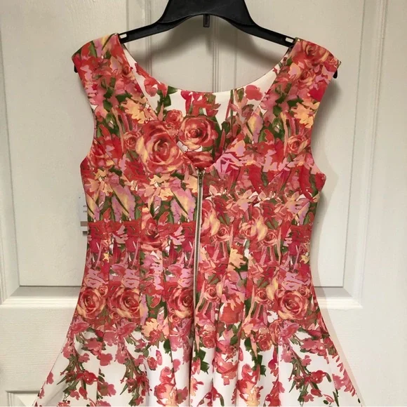 Gabby Skye Sleeveless Floral Fit & Flare Dress - Picture 8 of 16